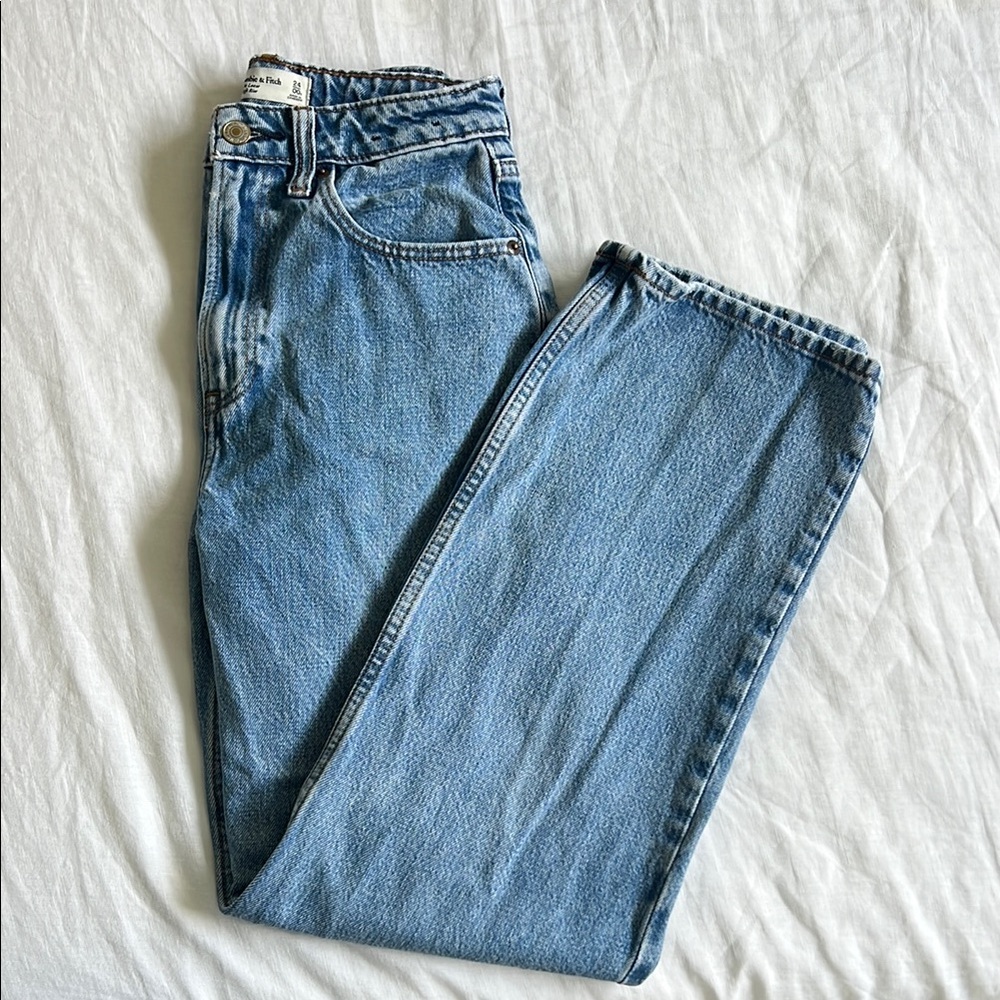 Abercrombie & Fitch Curve Love High Rise Loose Jean